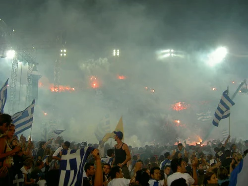 greece celebrate euro 2004 victory 