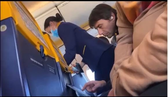 Antonio Conte spotted on Ryanair flight following claims he is due to be sacked from Tottenham