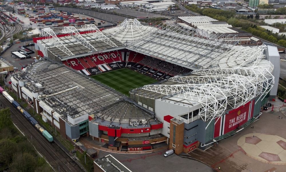 premier league stadiums old trafford