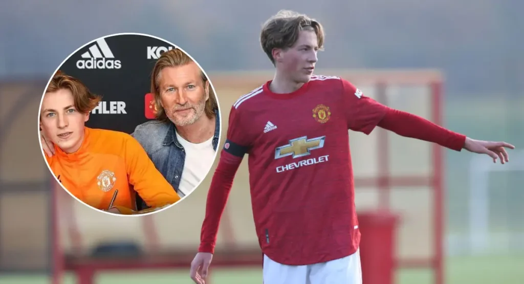 The next footballer's kid following in their Dad's footsteps is Charlie Savage, who began his career with Manchester United like his Father. 